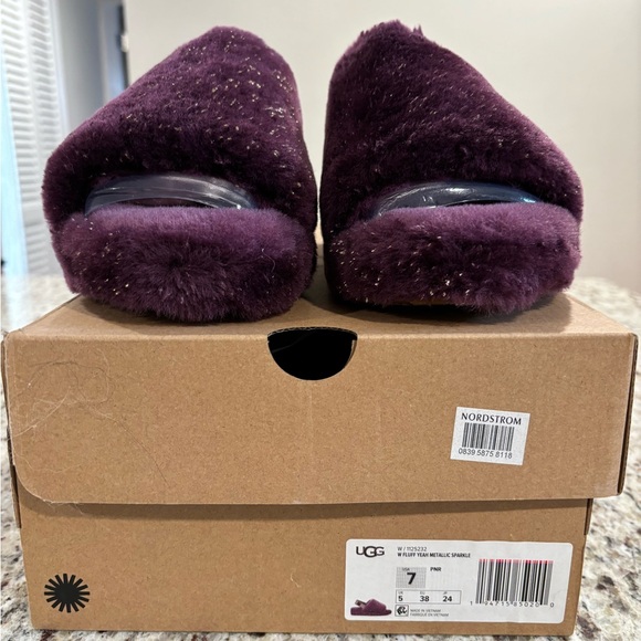 Ugg Women’s Fluff Yeah Metallic Sparkle Slipper  in Pinot Noir SZ 7 New - Picture 9 of 10